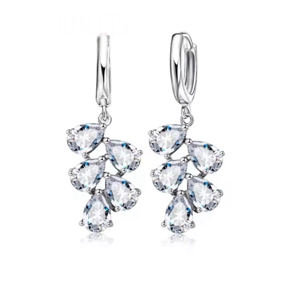 Swarovski Elements 925 Sterling Silver Clear Teardrop Cluster Necklace NEW - Picture 3 of 16